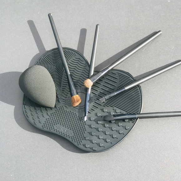 🖤 ALE Cosmetics Travel Brush Set - Picture 1 of 1